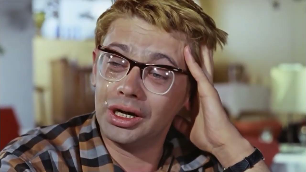 Ребенок вот вот заплачет. Я щас расплачусь. Мне очень стыдно. Я сейчас плачу. Сейчас заплакать.