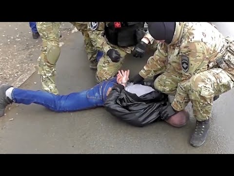 РАБОТАЕТ СПЕЦНАЗ ГРОМ облава на наркосбытчиков оперативная съёмка POLICE SPECIAL FORCES