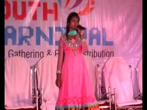 girl-singing-in-youth-carnival-gathering-d.-p.-vipra-college-c.g.