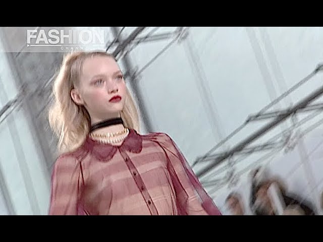 LOUIS VUITTON Fall 2004 2005 Paris - Fashion Channel 