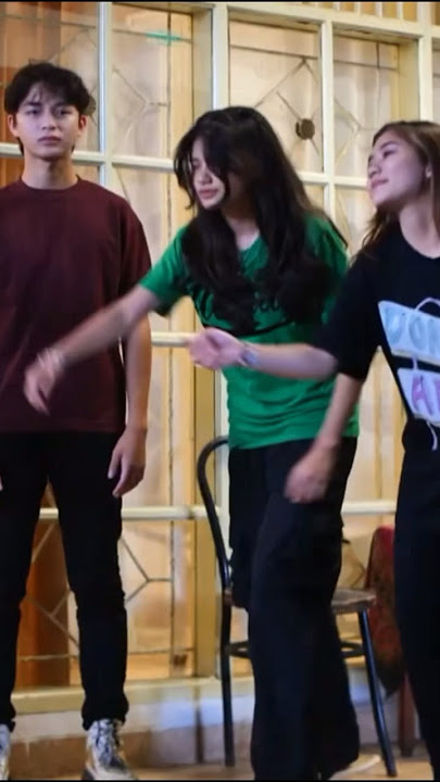 Hahaha usil banget, pada ngapain tuh joget-joget gitu di depan Gibran? #magic5 #shorts