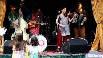 Mobius Loop - Deep in the Dale at Casstle Courtyard Concerts, Lancaster 16 08 2015
