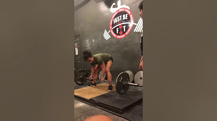 Laura Phelps and Carolyn Girard deadlift training