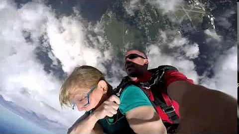 Leslie Sanders @skydiveobx