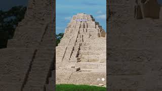 La Piramide Doble Maya
