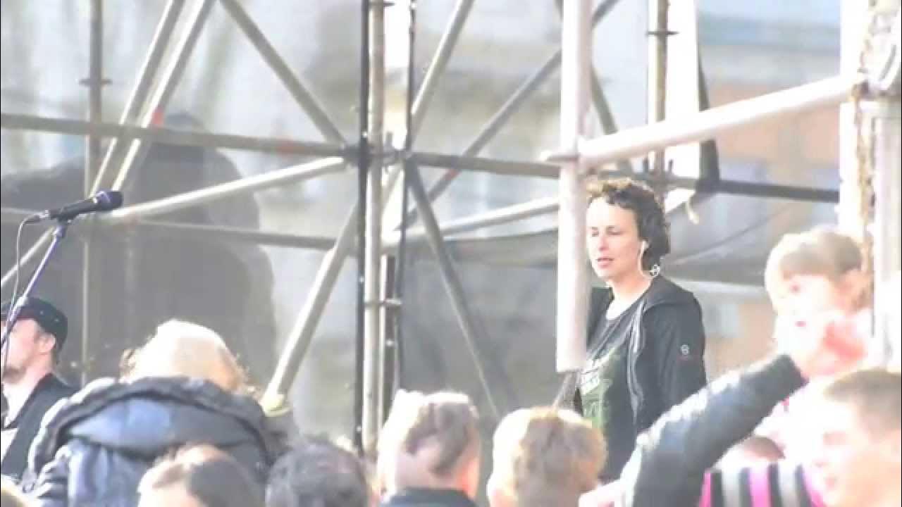 Чичерина Тулула клип. Чичерина даёт концерт на площади в Донецке. Чичерина Донбасс фото. Чичерина прощание
