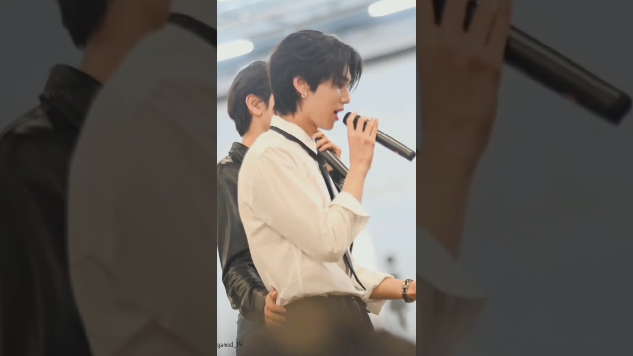 mister you're hand 😳