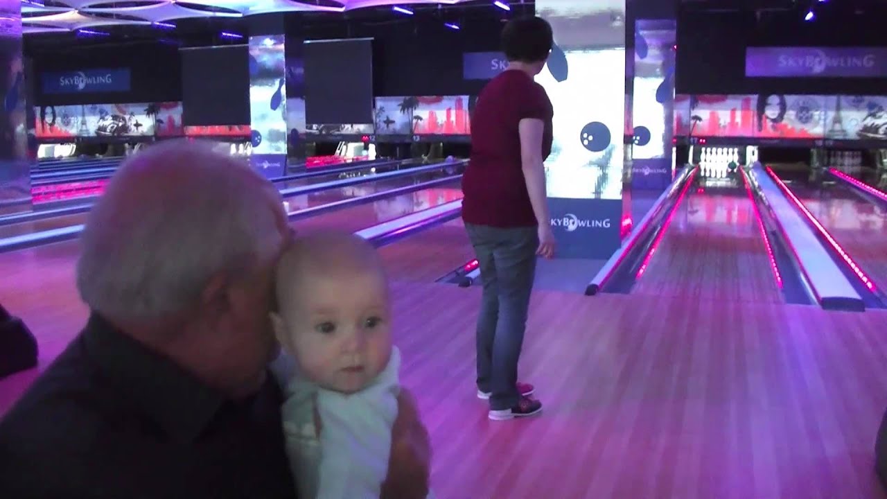 Dzień Dziecka gra w kręgle - Sky Tower 2013'