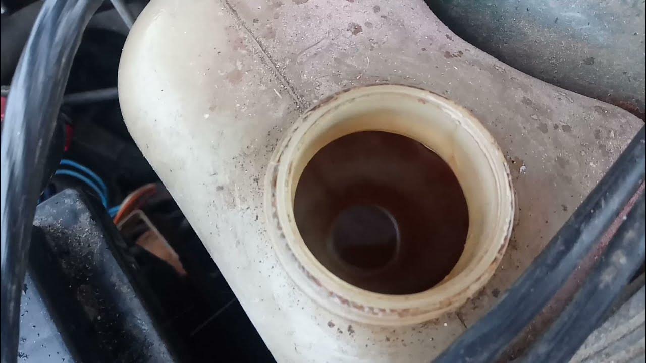 Выгнать воздух из системы ваз 2114. Воздушная пробка в системе охлаждения ваз 2114. Воздушная пробка ваз 2107. Система охлаждение дроссельной заслонки калина 1. Система охлаждения ваз 2107 пробка.