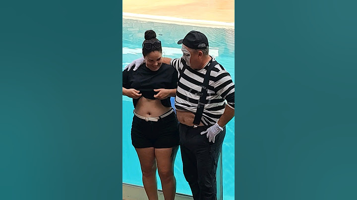 The mime Tom encouraged her and almost caused trouble 😲😮😂🤣#tomthemime #seaworldmime #seaworldorlando