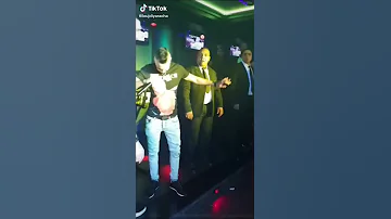 شاهد شاب جليل مشوطها في سهرة جيتيني روطار 