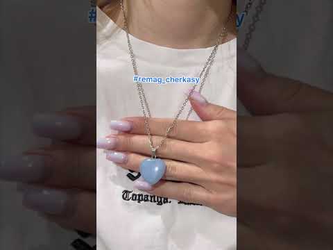 Кулон з натуральним каменем Блакитний Аквамарин у формі серця Талісман гармонії та натхнення на ланцюжку У подарунковій коробочці, видео 1