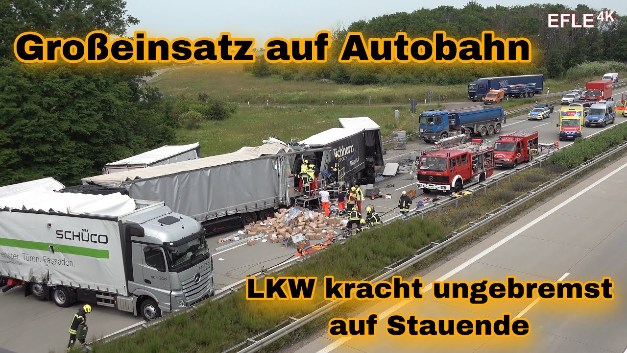 Massencrash mit vier LKW am Stauende auf A9 am Schkeuditzer Kreuz/Ein Fahrer eingeklemmt[15.06.2021]