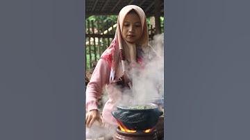 pecel daun singkong