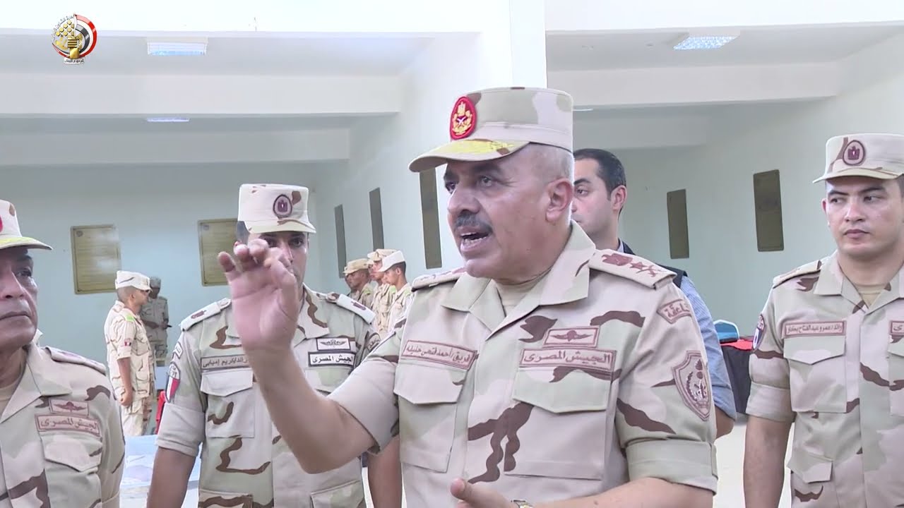 الفريق أحمد خليفة يتفقد إحدى وحدات التدريب الأساسى  لإعداد وتأهيل المجندين بالقوات المسلحة