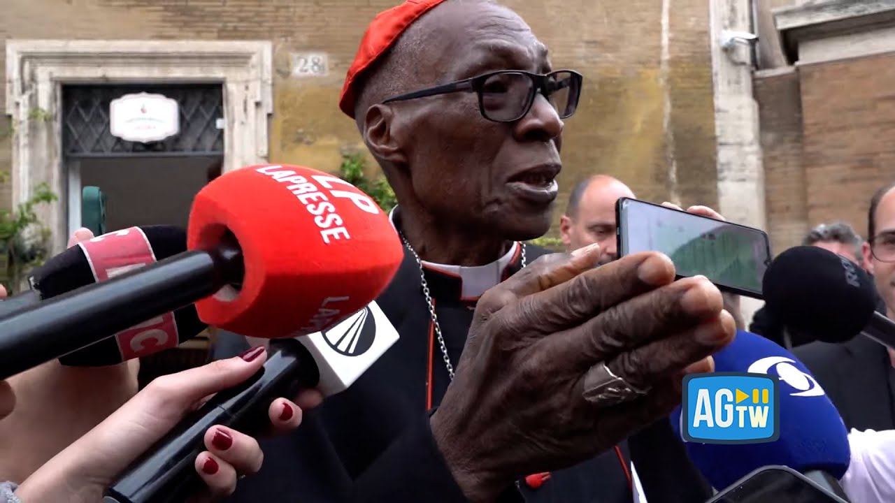 Papa Francesco, i cardinali dopo i vespri in Santa Maria Maggiore: «Il mondo è in movimento e la C