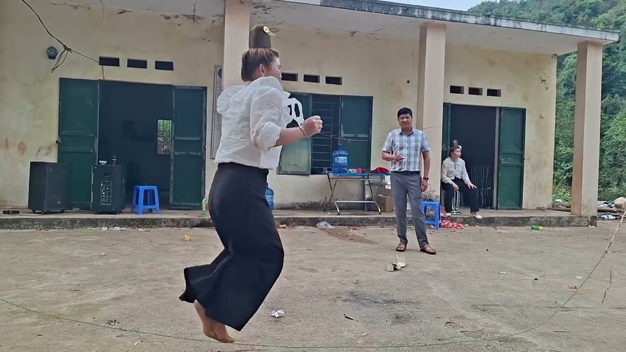 Anh chị em bản hốc chơi trò nhảy day tết 2026 mời quý vị đón xem vui vẻ và hạnh phúc 