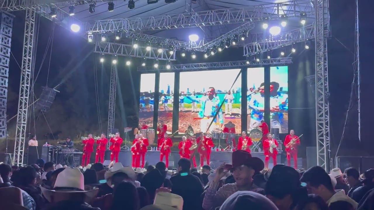 Banda yurirense en Amecameca adonde vallas 