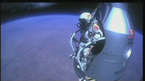 L'impresa di Felix Baumgartner, un volo record da 39mila metri