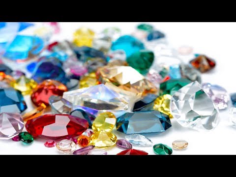 Birthstones by Month: All 12 Birthstone Colors & Meanings