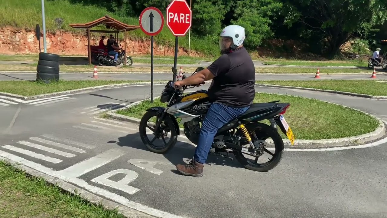 Primeira volta na motopista dicas de movimento irregular
