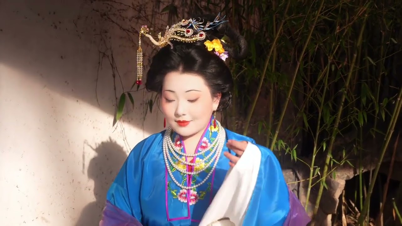 The doll that is unique to our China - the silk doll