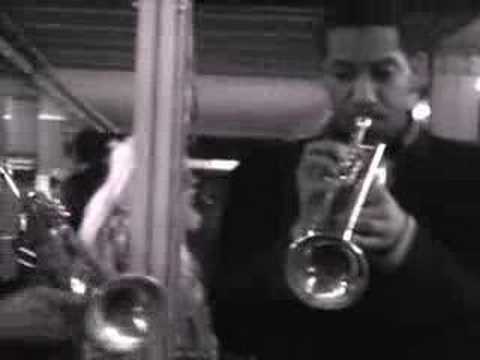 '' L '' train/bedford ave/music station/TRUMPET PL...