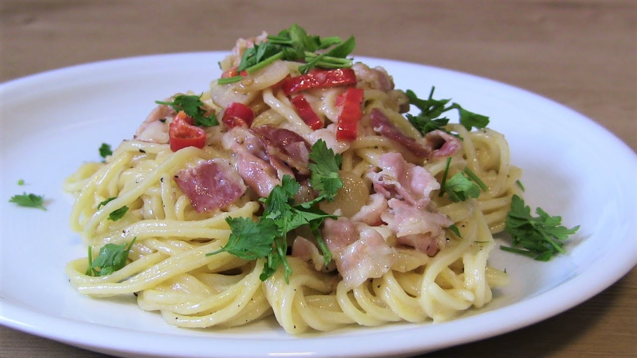 Spaghetti in Knoblauch Sahne Soße mit Bacon-einfache und günstige ...