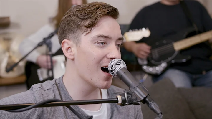 Honest - The Chainsmokers (Couch Cover feat. Carri...