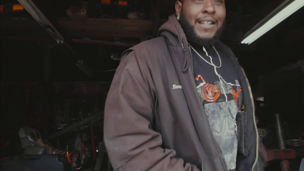 Tonton Lil $wisha x Billie DaKidd - Guap (Official Video) (Shot By Issa Secret Filmz) di YouTube Tonton Lil $wisha x Billie DaKidd - Guap (Official Video) (Shot By Issa Secret Filmz) di YouTube