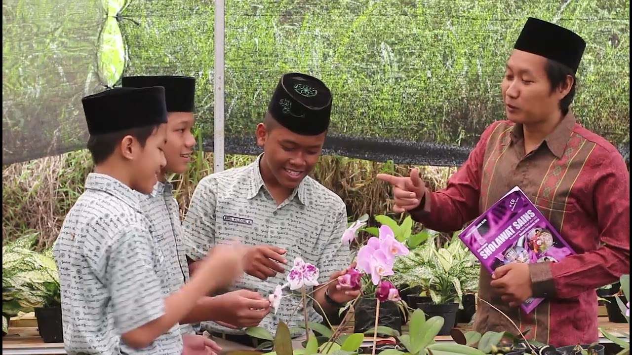 PROFIL ADIWIYATA MTs Tahfidz Yanbu'ul Qur'an Kudus 2023