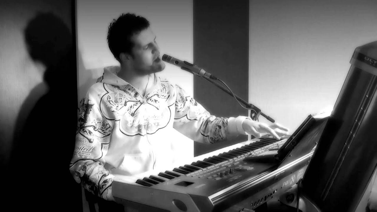 Gotye Somebody That I Used To Know - Korg Pa3x (COVER)