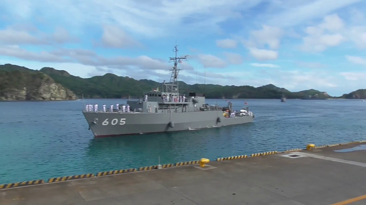 掃海艇ちちじまが父島に接岸 YouTube