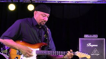 VINTAGE DELAY VD400 Vintage Analog Delay Effects Pedal