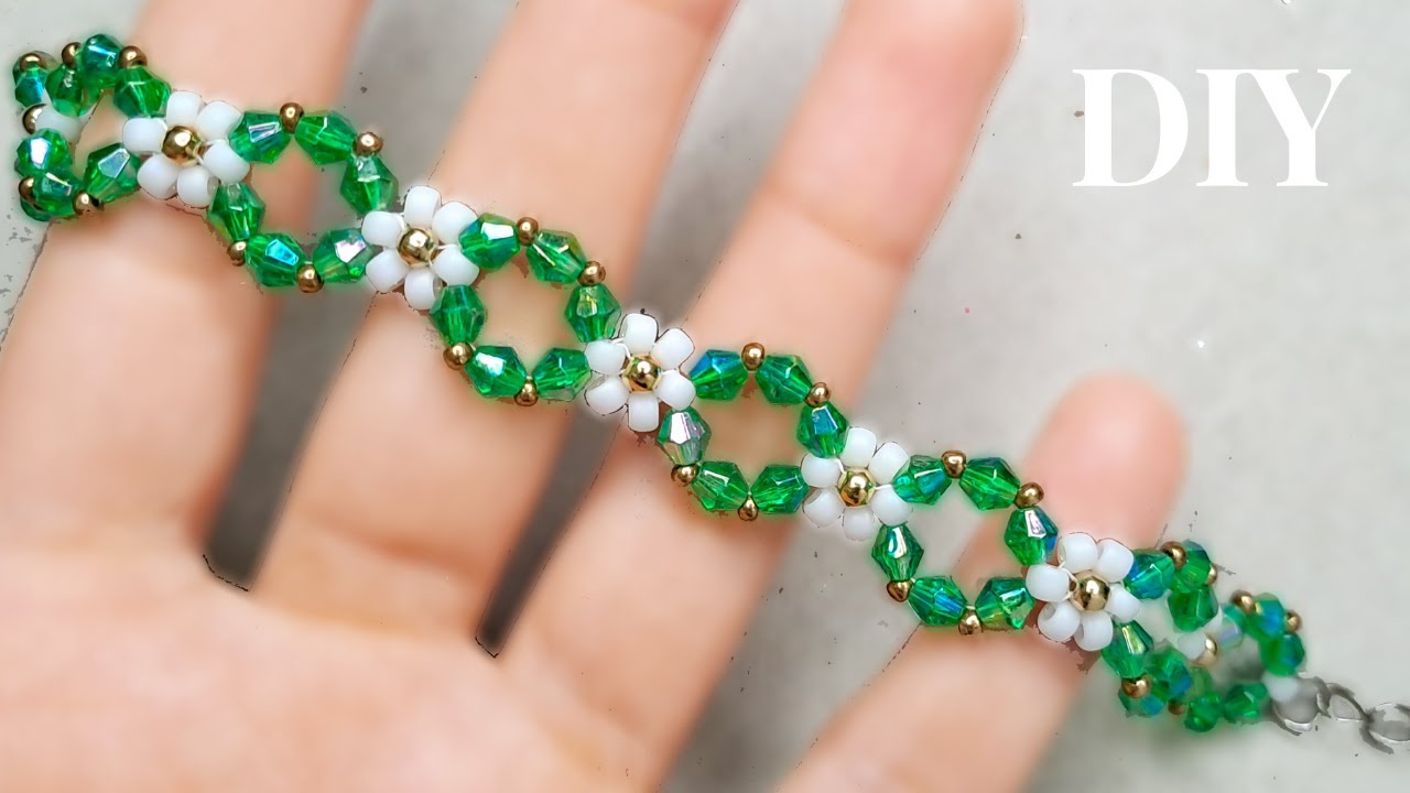 DIY bracelets with beads. Beginners tutorial. Beaded bracelet 