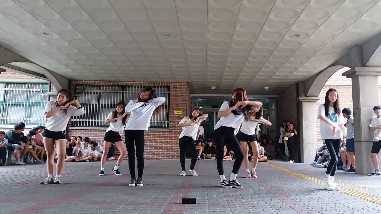 수락중댄스부 공연watta man(IOI).엉덩이(IOI).아주NICE(세븐틴)