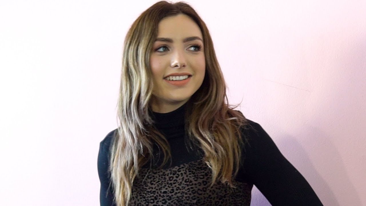 Peyton List Reveals Her Morning Routine & How She Got Into Acting!! | Hollywire