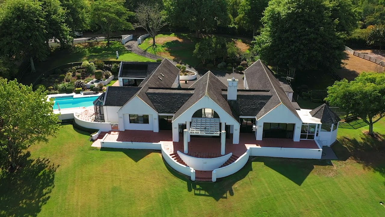 69 Riverglade, Hamilton, The house on the river YouTube