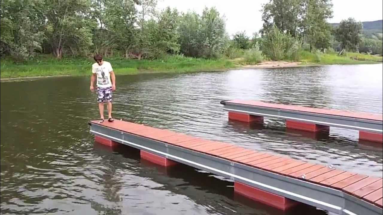 Пирс для лодок на реке