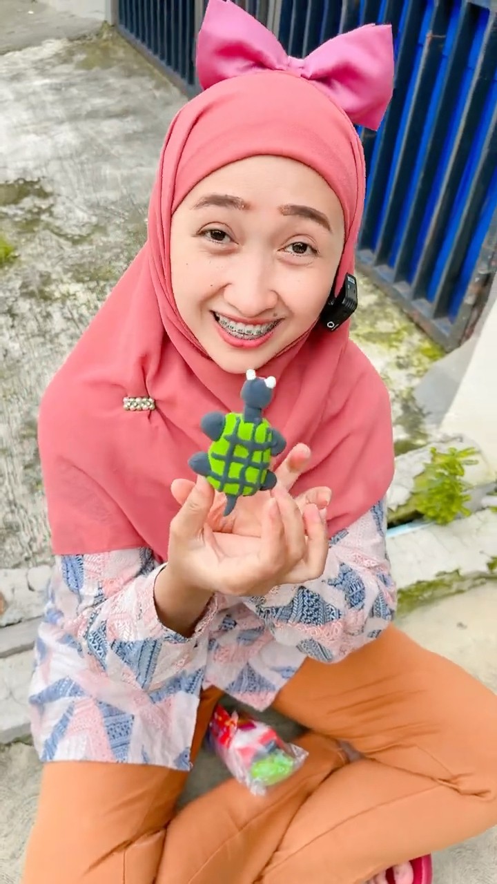 MAMAH DIJAH KREATIF BISA BUAT KURA KURA DARI CLAY