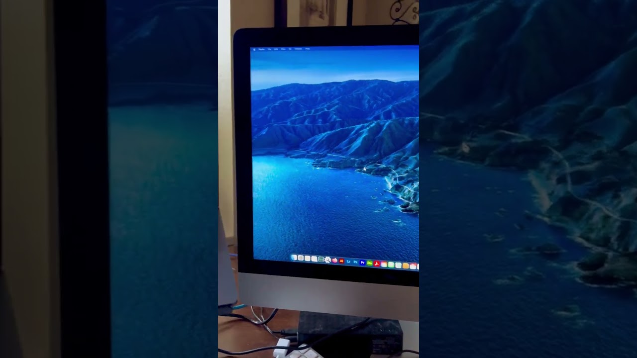 Смотреть «Control 2 Mac's with One Mouse...so cool» на YouTube Смотреть «Control 2 Mac's with One Mouse...so cool» на YouTube