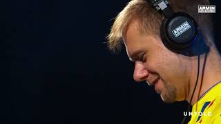 Armin van Buuren plays Heatbeat - Stadium Arcadium @live at Untold Festival