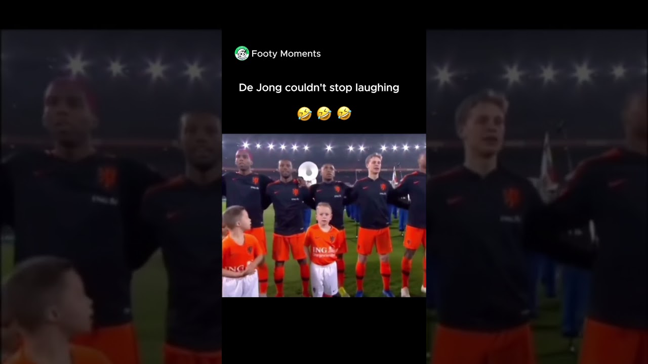 De Jong couldnt hold it in😂#football #soccer