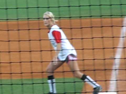 Carrie Underwood - City of Hope Softball Challenge