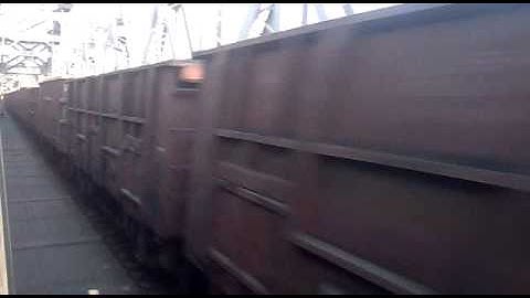 Entering Vivekananda Bridge (Bally Bridge) on Down Dankuni-Sealdah Local EMU