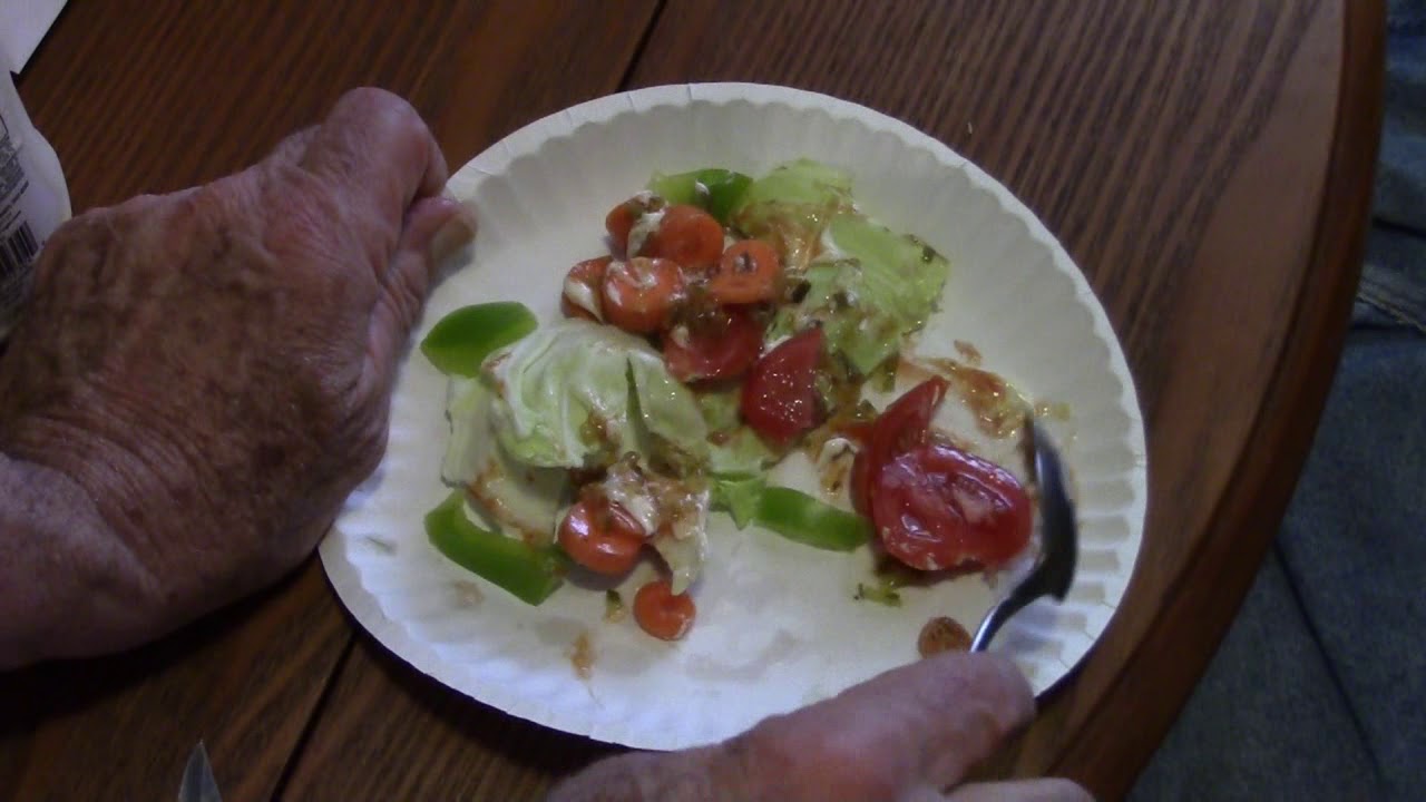 Полезный рецепт салата с красной фасолью и рисом