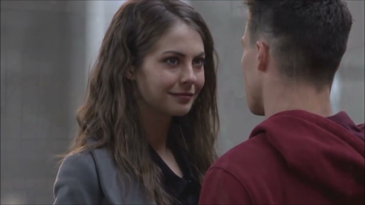 Arrow | Roy & Thea  | Rib Cage