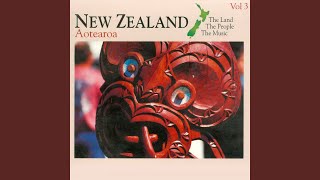 Video thumbnail of "Aotearoa Maori Concert Party - Me He Manu Rere"