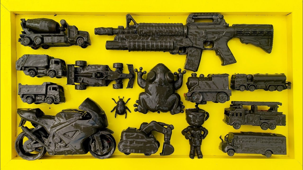 Membersihkan mainan mobil mobilan, motor balap, mobil monster, mobil Tanki, excavator, bus, anomali.