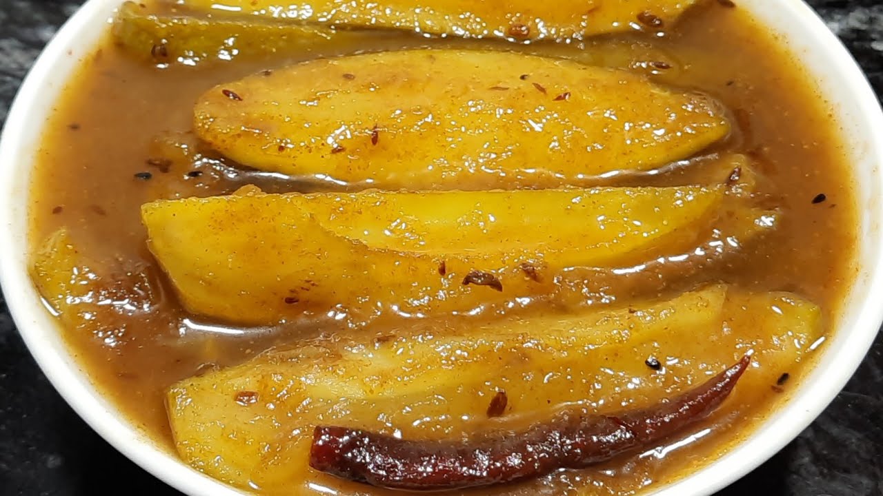 Kacha Aam'er Chutney–Sweet, Sour & Spicy Green Mango Chutney–Kacha Aam Recipe–Raw Mango Chutney - YouTube